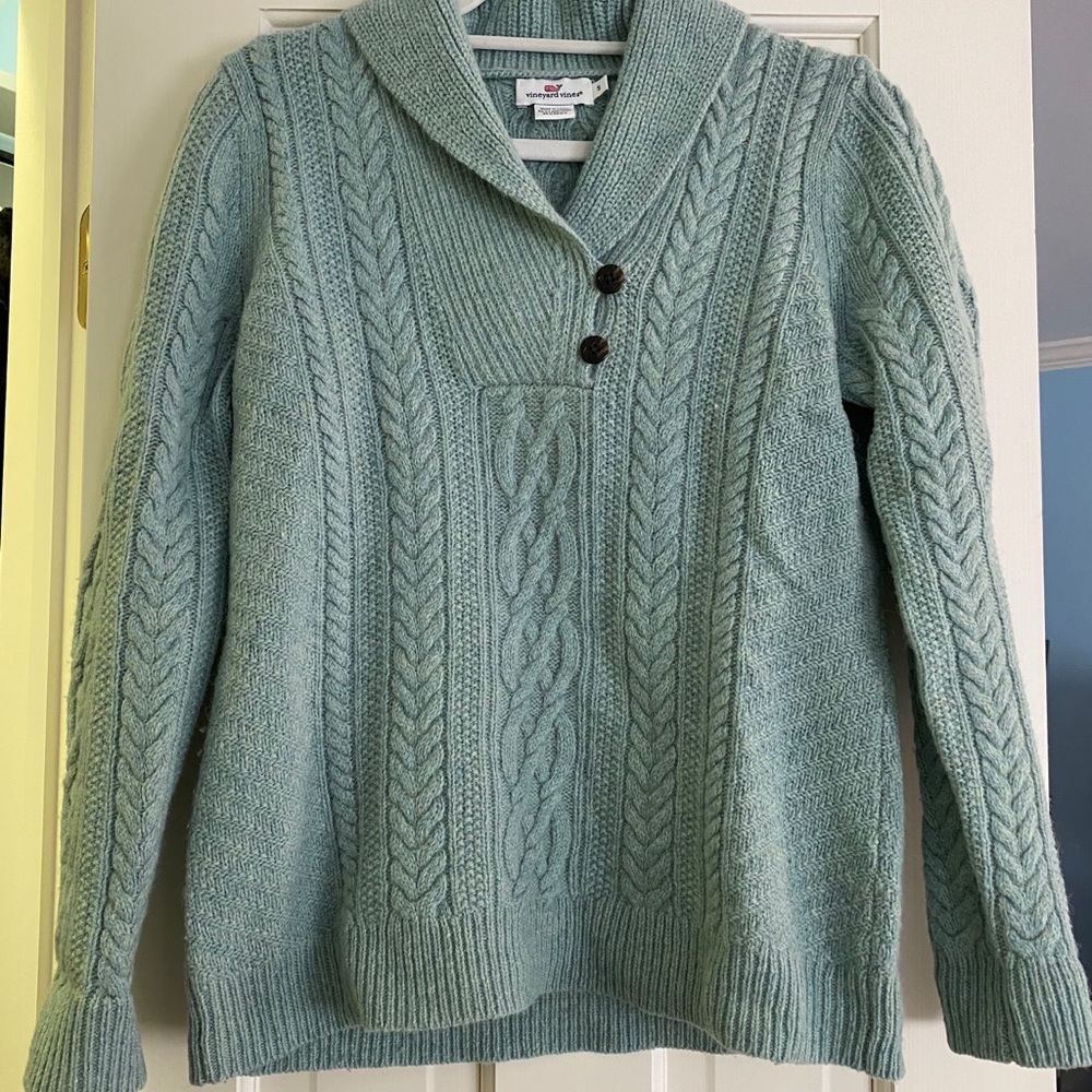 Authentic Vineyard Vines green cable knit sweater